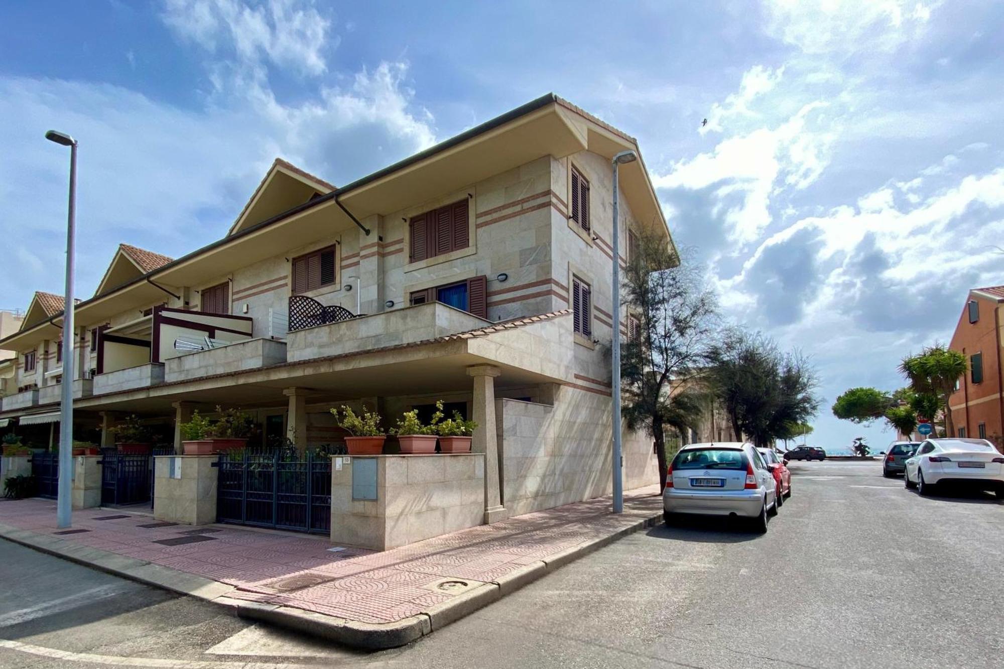 トッレ・グランデ Casa Elianヴィラ エクステリア 写真